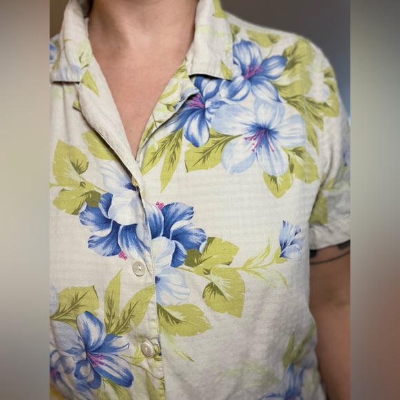 100% silk Large Vintage Silks by Bill Blass Jeanswear - Picture 5 of 8